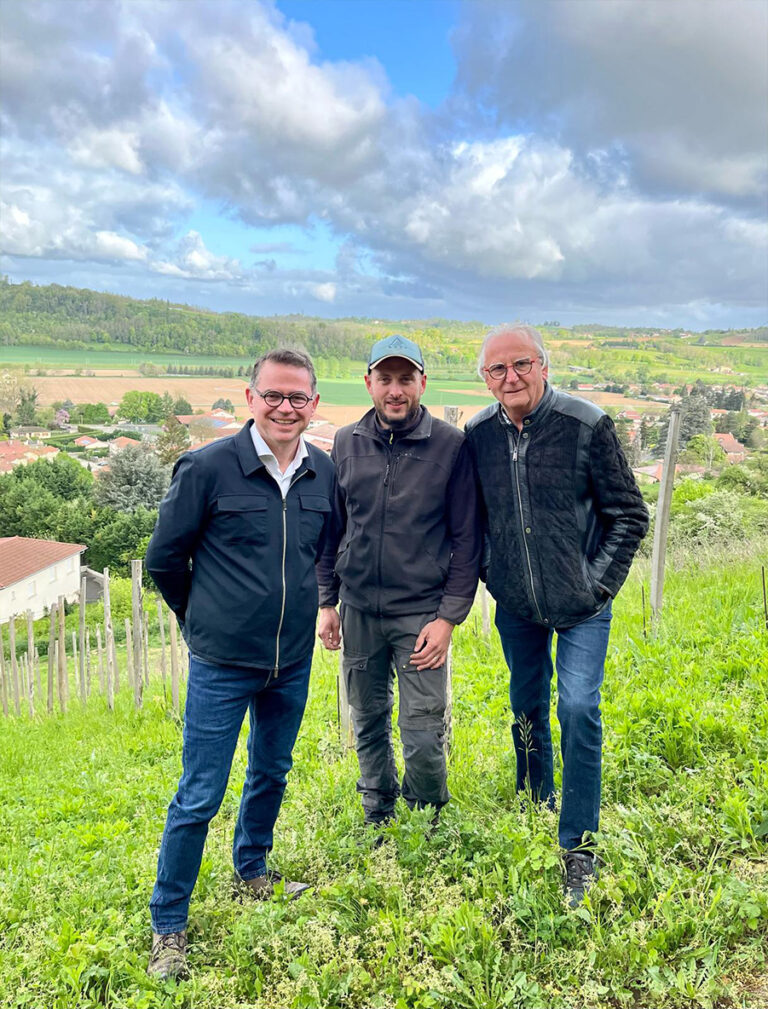 Domaine-Chapelin-Vignoble-de-l-isere-vigneron-beauvoir-de-marc-vigne-iseroise-vin-bio-actualités-des-premieres-vendanges-reussies-pour-steve-chapelin-dauphine-05-24